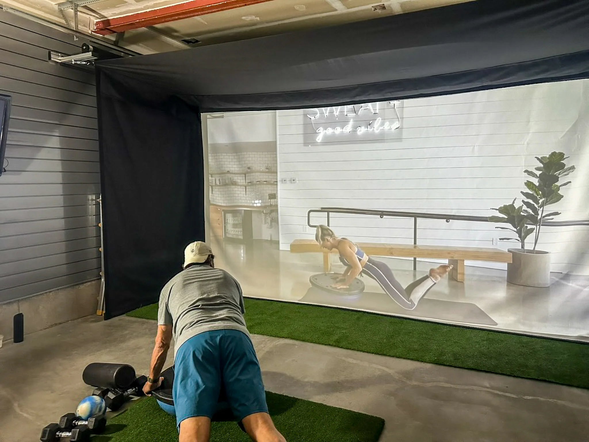 Vanish Retractable Golf Enclosure - Sportscreen - 13H - 3,7m - Remote